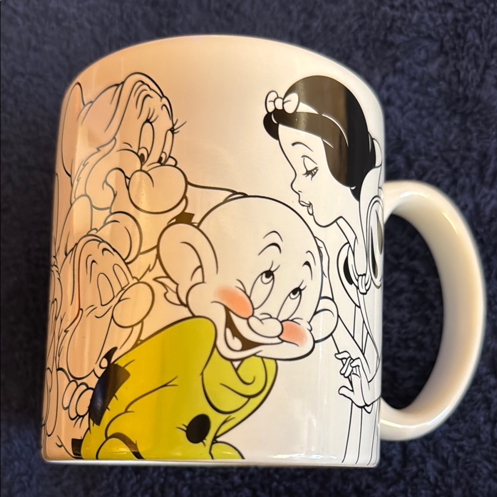 Disney Snow White and 7 dwarfs Ceramic Mug with Vintage Animation Art Collector